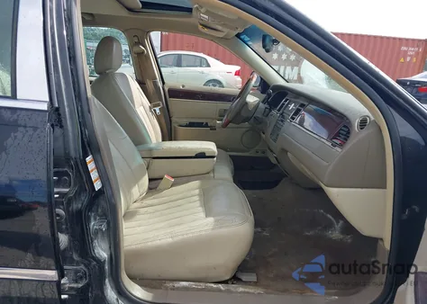 2003 Lincoln Town Car Signature из США, поврежденный, VIN 1LNHM82W43Y623338